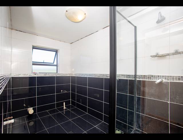 6 BEDROOM HOUSE FOR SALE IN BEACON BAY